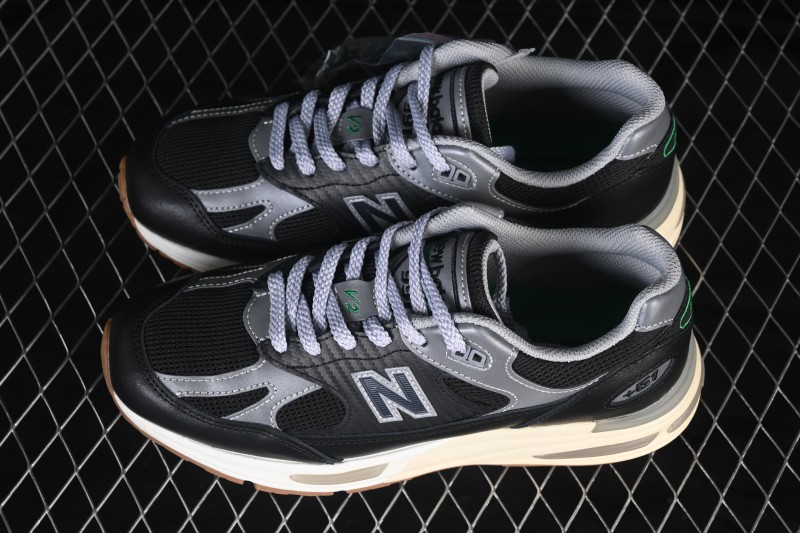 New Balance Made in USA M991 Series Classic Casual Running Sneakers with ABZORB Cushioning - U991UT2