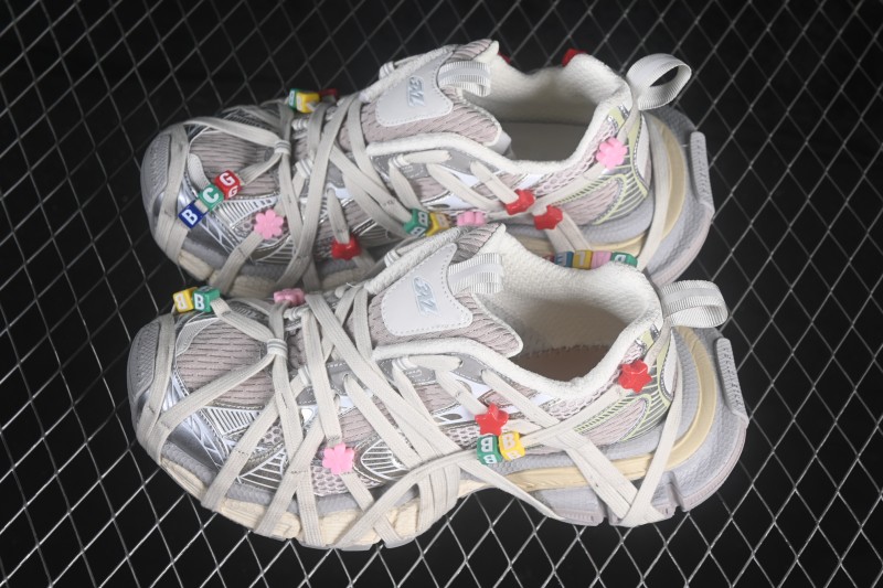 Balenciaga 3XL Extreme Laces Running Shoes with Adaptive Fit System - W3XBD9188