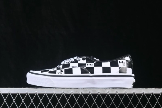 Vans Authentic 44 Low-Top Vulcanized Skate Shoes - VN000EEUDOL