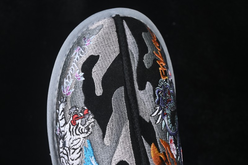 UGG X Palace Tasman Dragon Tiger Embroidered Comfortable Durable Short Snow Boots - 1172070 BKCA