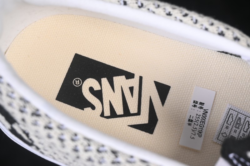 Vans LX Classic Slip-On 98 Low-Top Casual Skate Shoes - VN000EG11KP