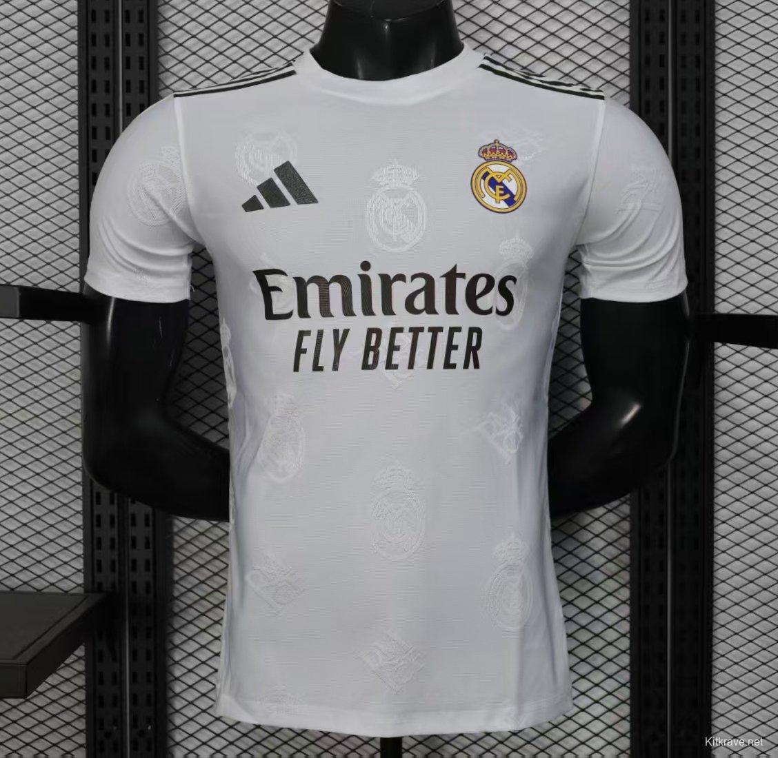 Player Version 25/26 Real Madrid White with Embossed Royal Crest Pattern Jersey
