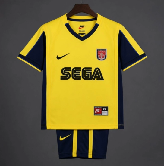 Retro 00/01 Arsenal Away Jersey
