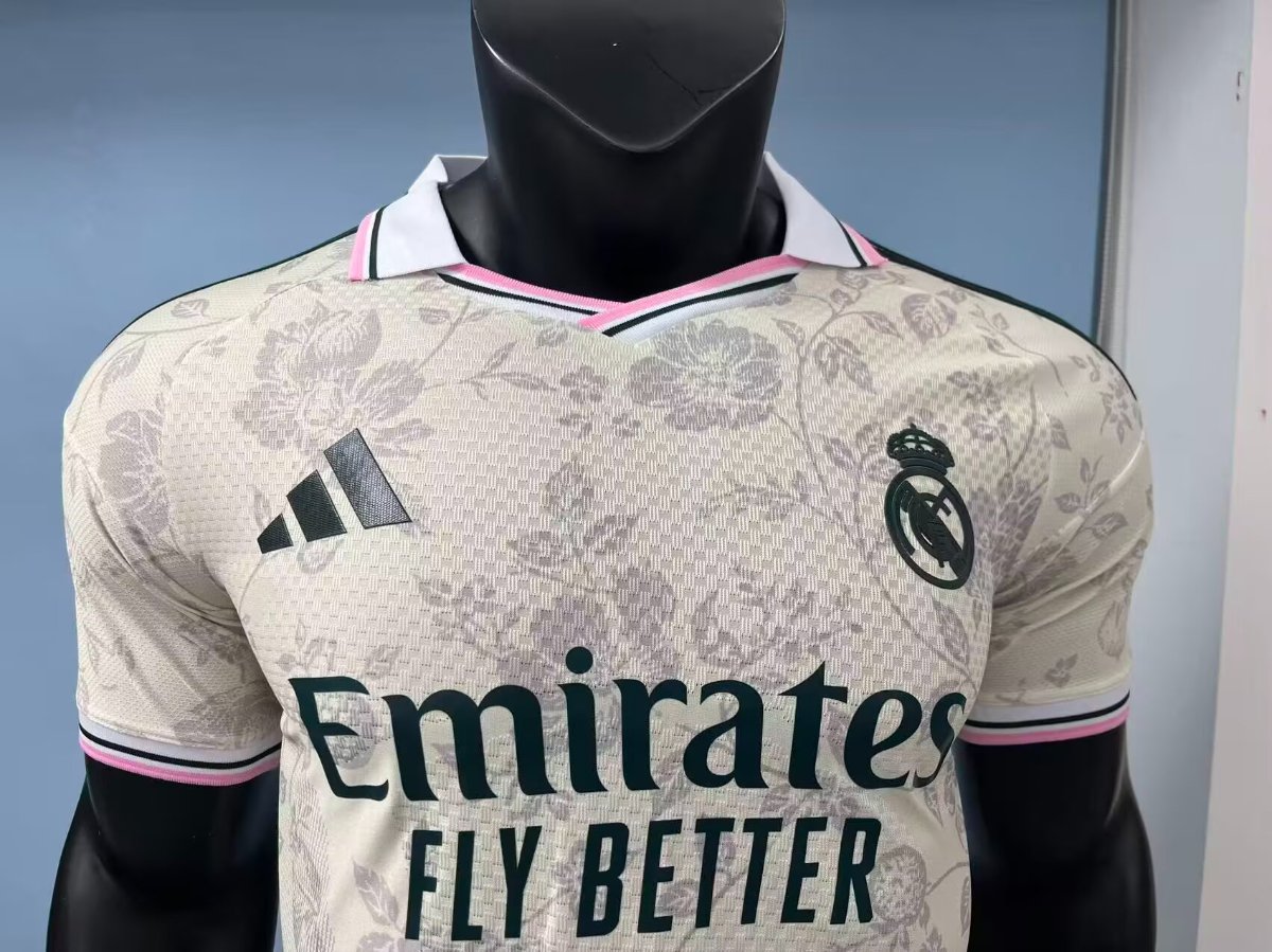 Player Version 26/27 Real Madrid Cream with Floral Pattern Special Edition Jersey